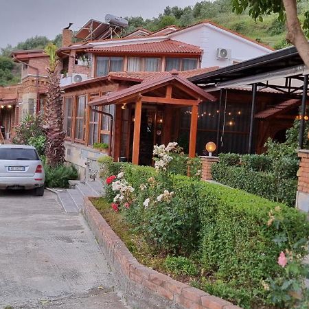 Salillari Guest House 베라트 외부 사진