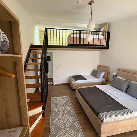 Salillari Guest House 베라트 외부 사진