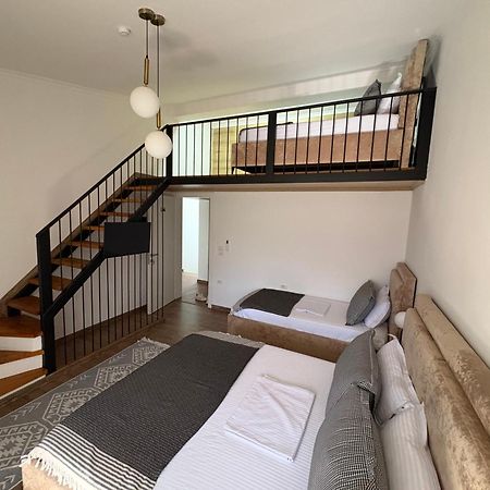Salillari Guest House 베라트 외부 사진