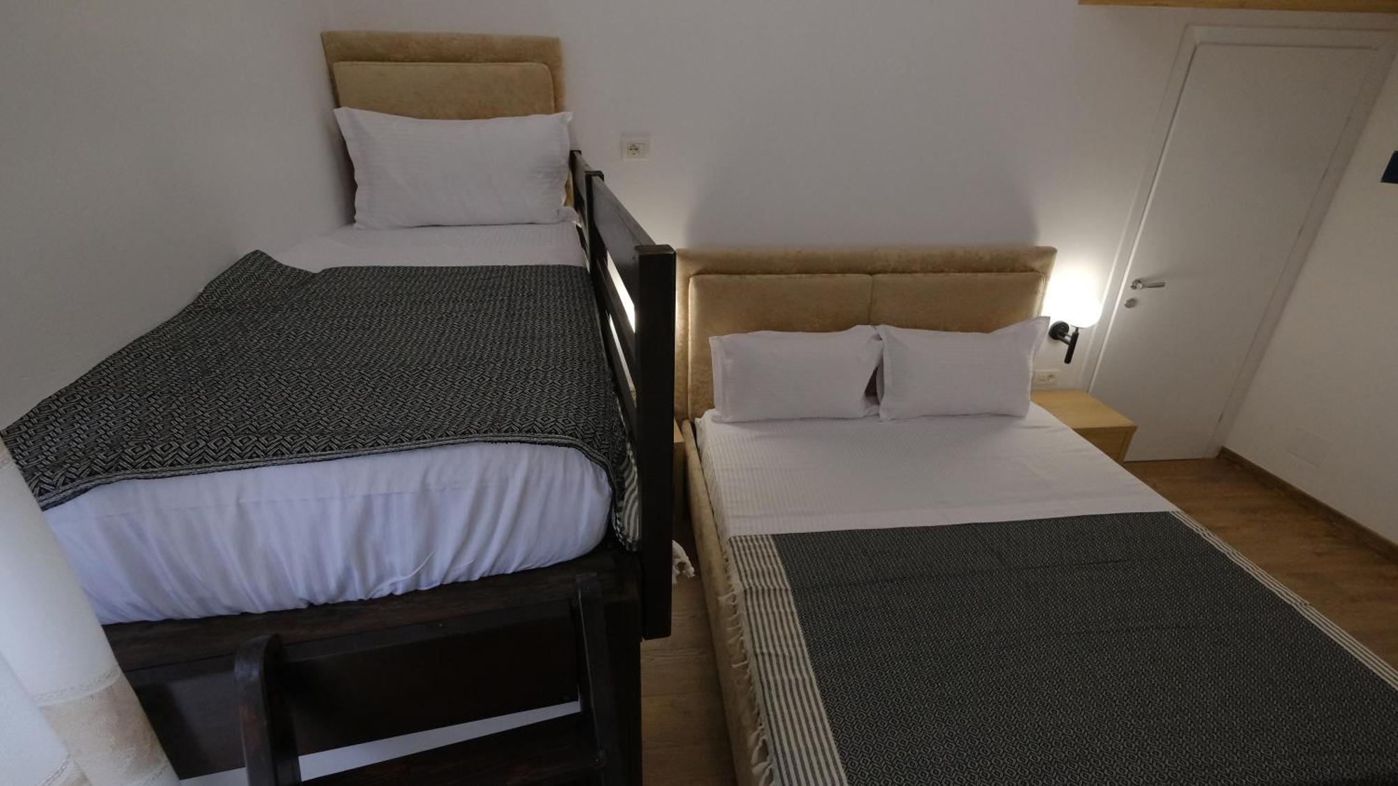 Salillari Guest House 베라트 외부 사진