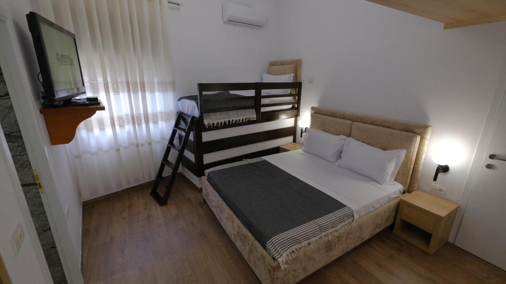 Salillari Guest House 베라트 외부 사진