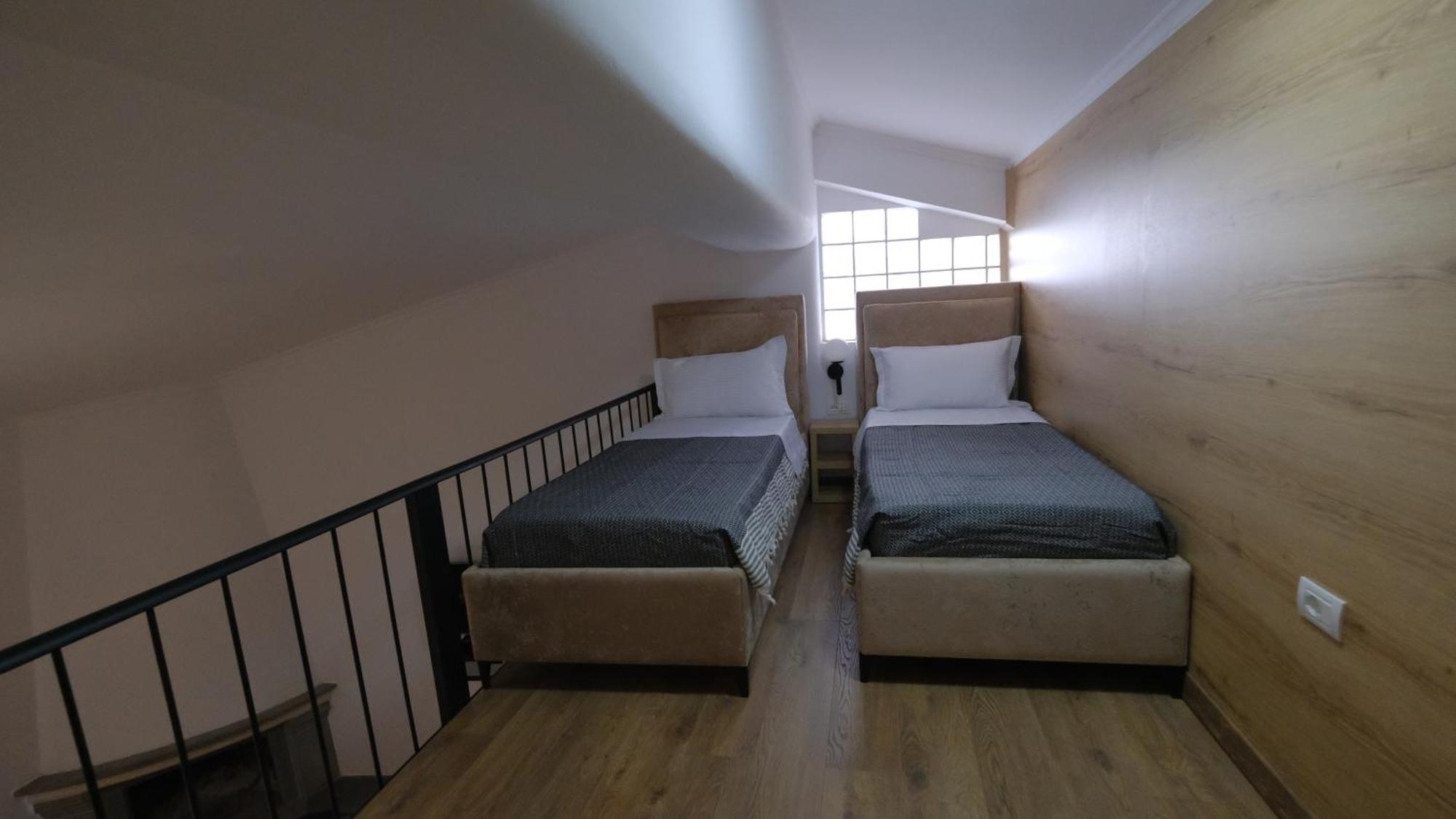 Salillari Guest House 베라트 외부 사진