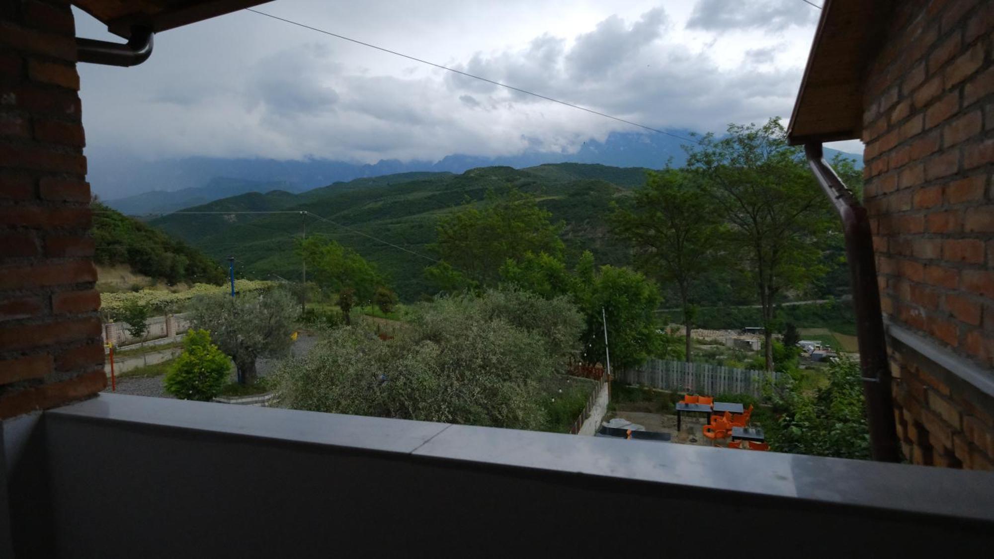 Salillari Guest House 베라트 외부 사진