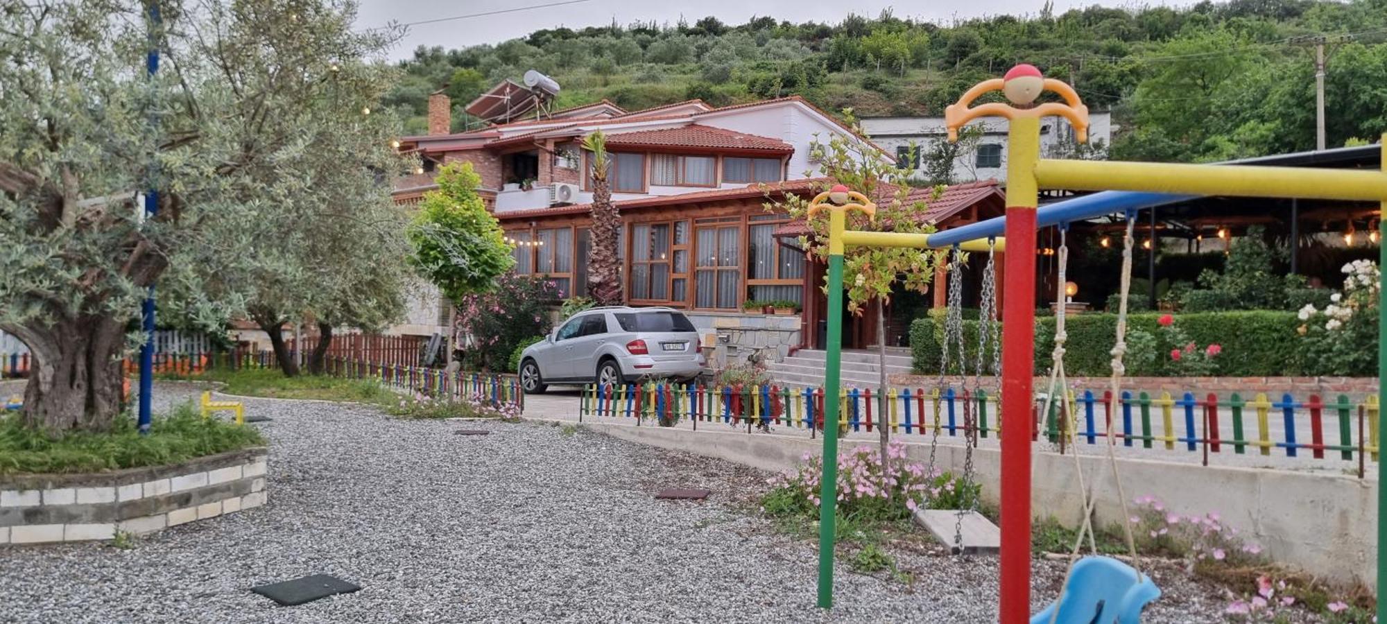 Salillari Guest House 베라트 외부 사진