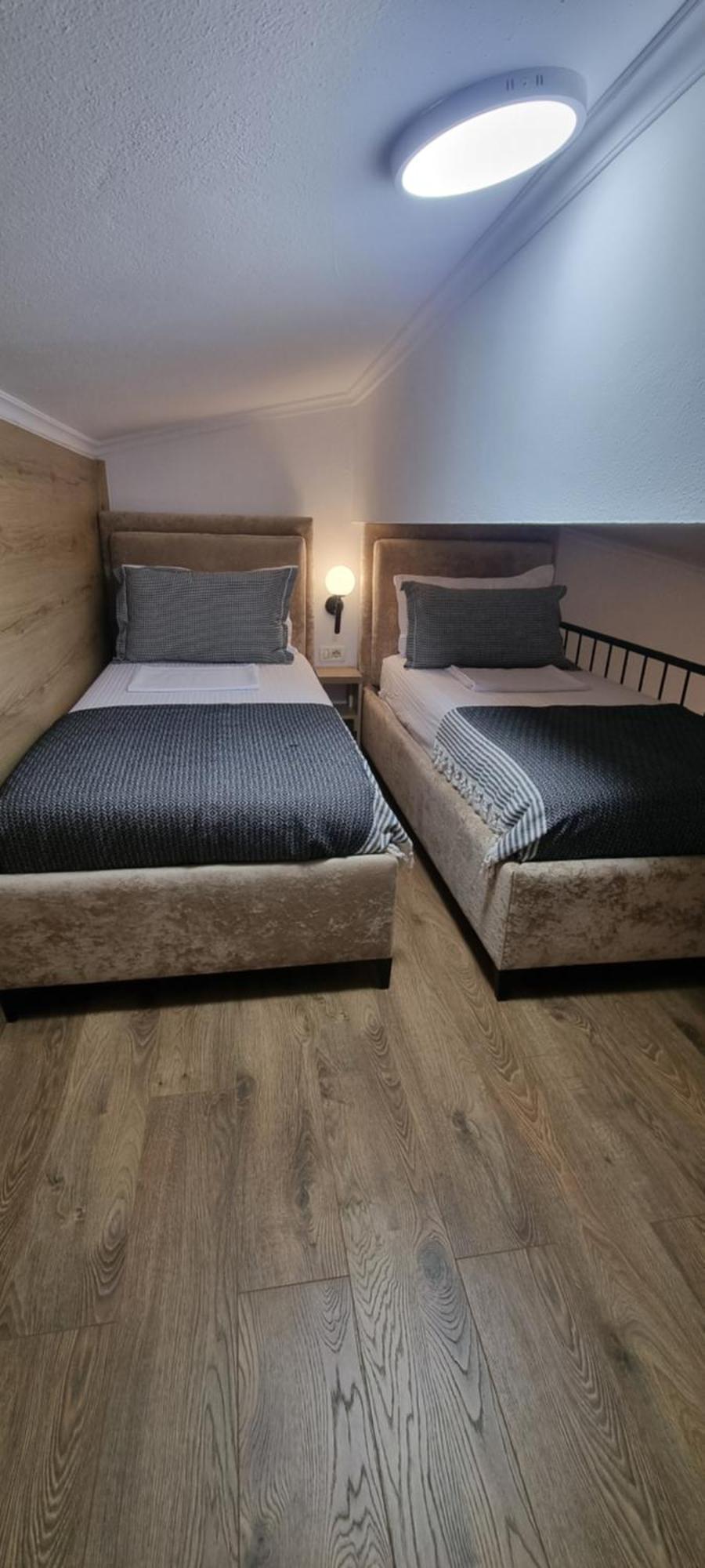 Salillari Guest House 베라트 외부 사진