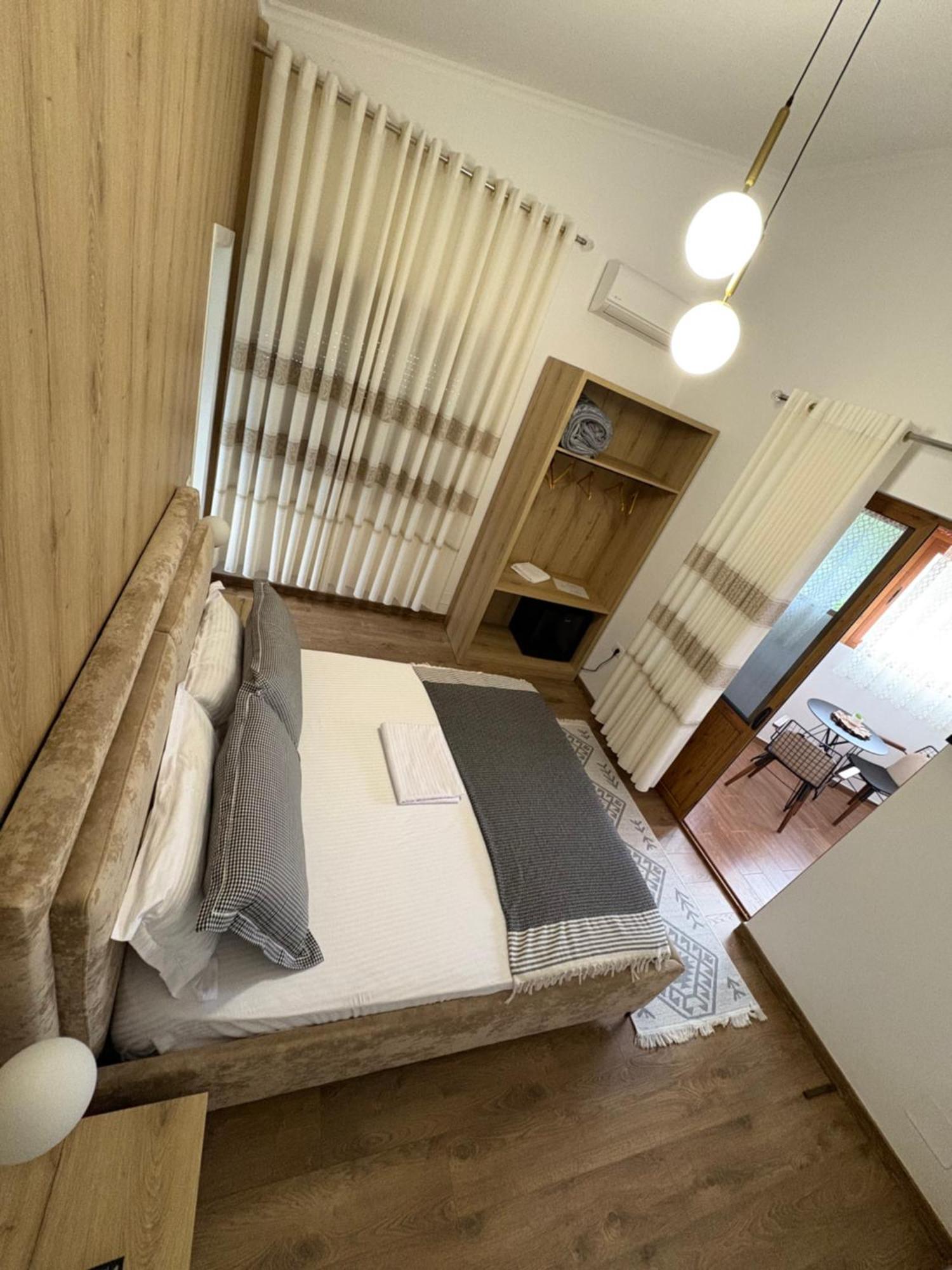 Salillari Guest House 베라트 외부 사진