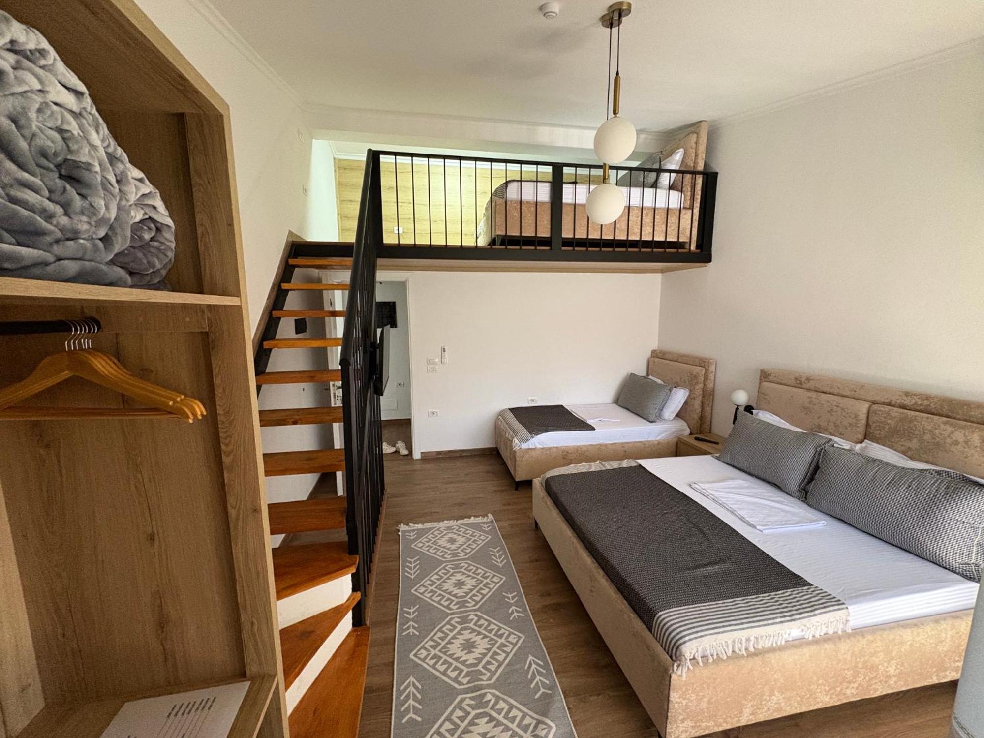 Salillari Guest House 베라트 외부 사진
