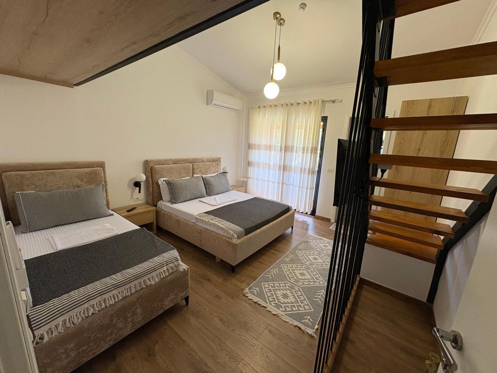 Salillari Guest House 베라트 외부 사진